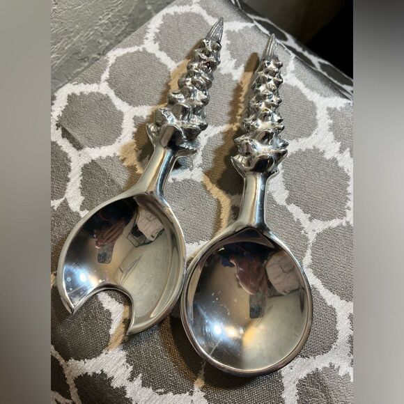 Holiday serving set 2 pcs.w/ Christmas tree design and enamel painted ornaments - Picture 2 of 6